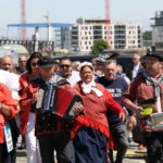 Folklore van de maatjes die ieder jaar terugkomt in Oostende